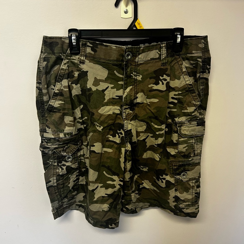 Wrangler Green and Brown Cargo Shorts